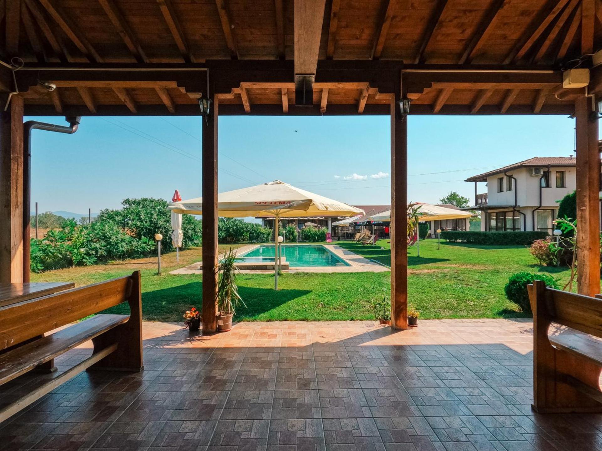 Bendida Village Pavel Banya Extérieur photo