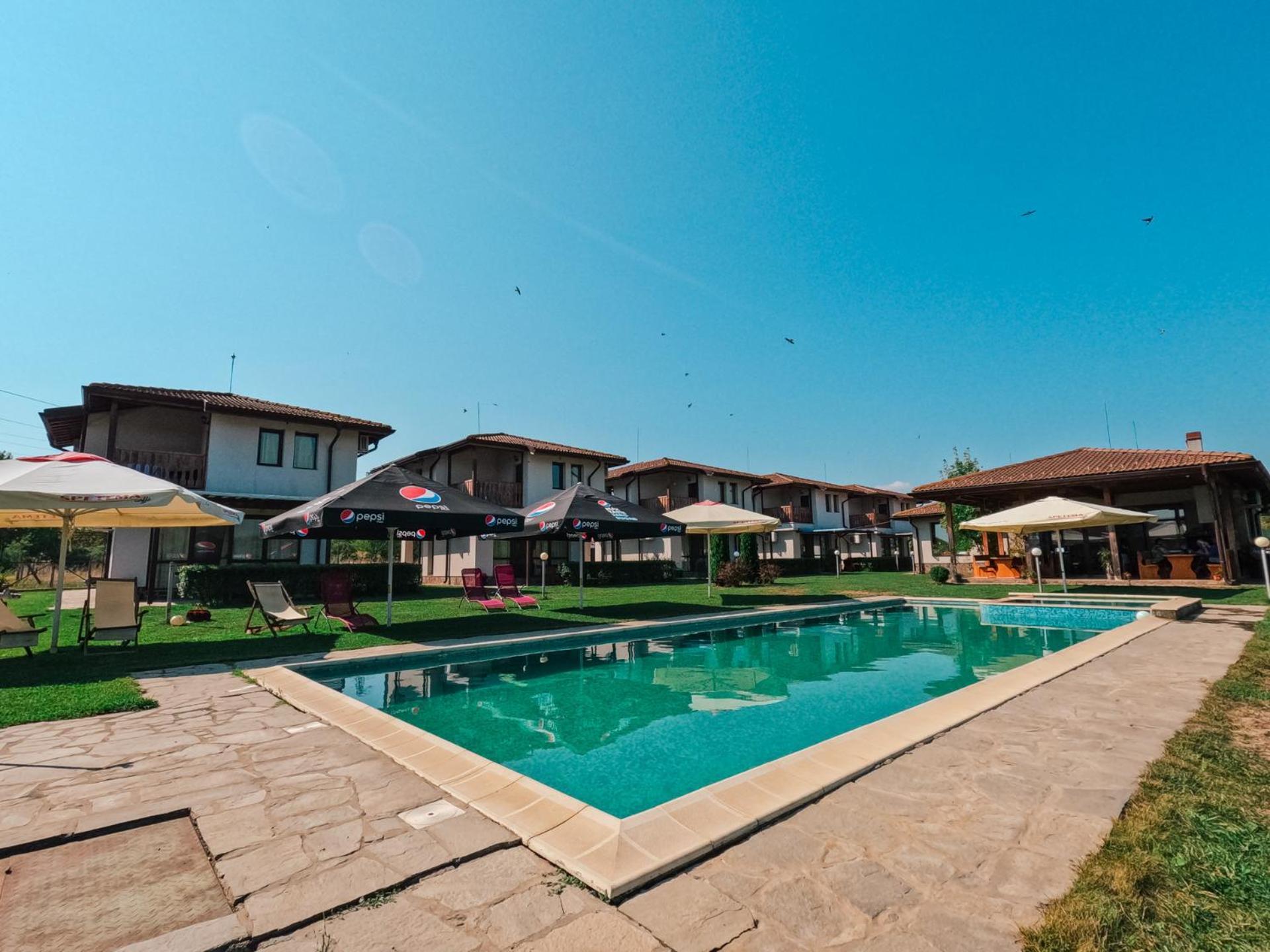 Bendida Village Pavel Banya Extérieur photo